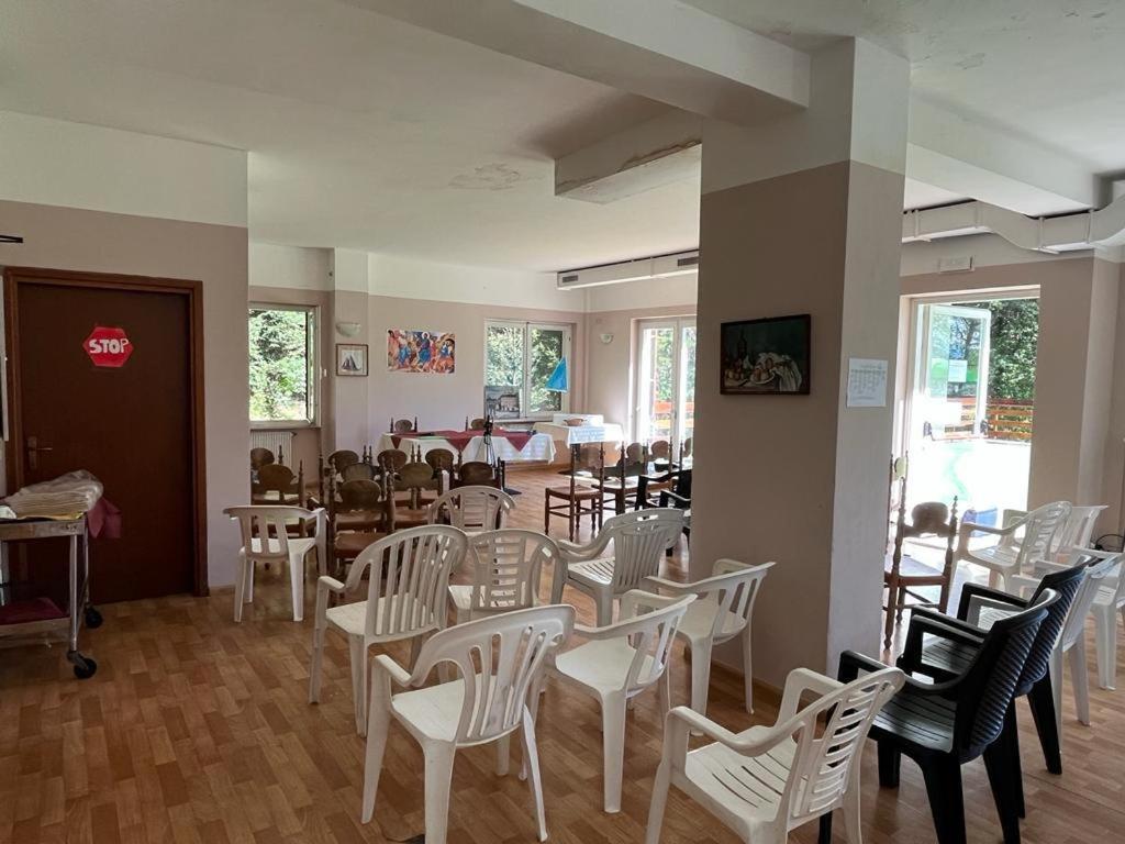 Hostel Il Pirata Каварено Екстер'єр фото