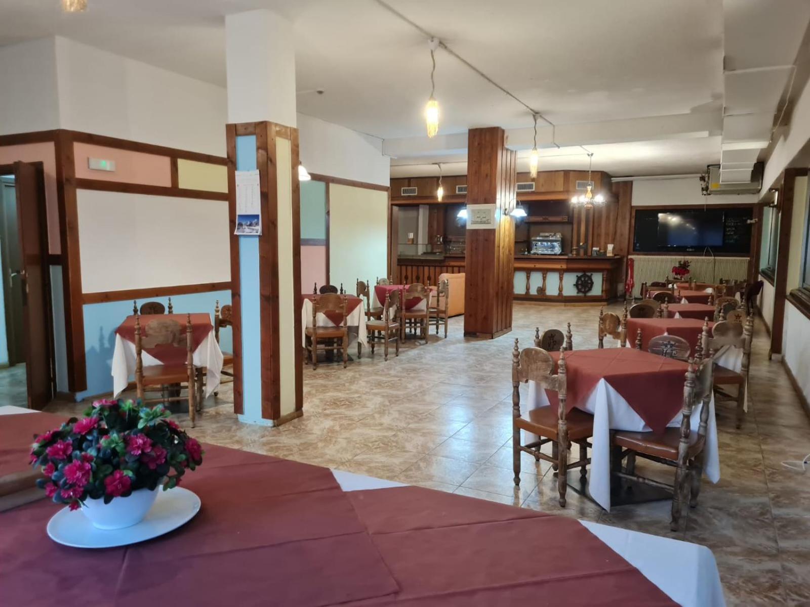 Hostel Il Pirata Каварено Екстер'єр фото