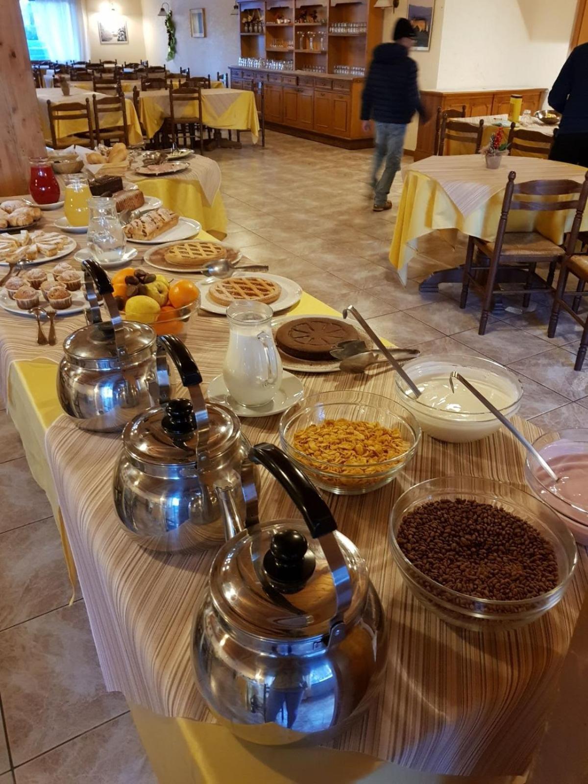 Hostel Il Pirata Каварено Екстер'єр фото