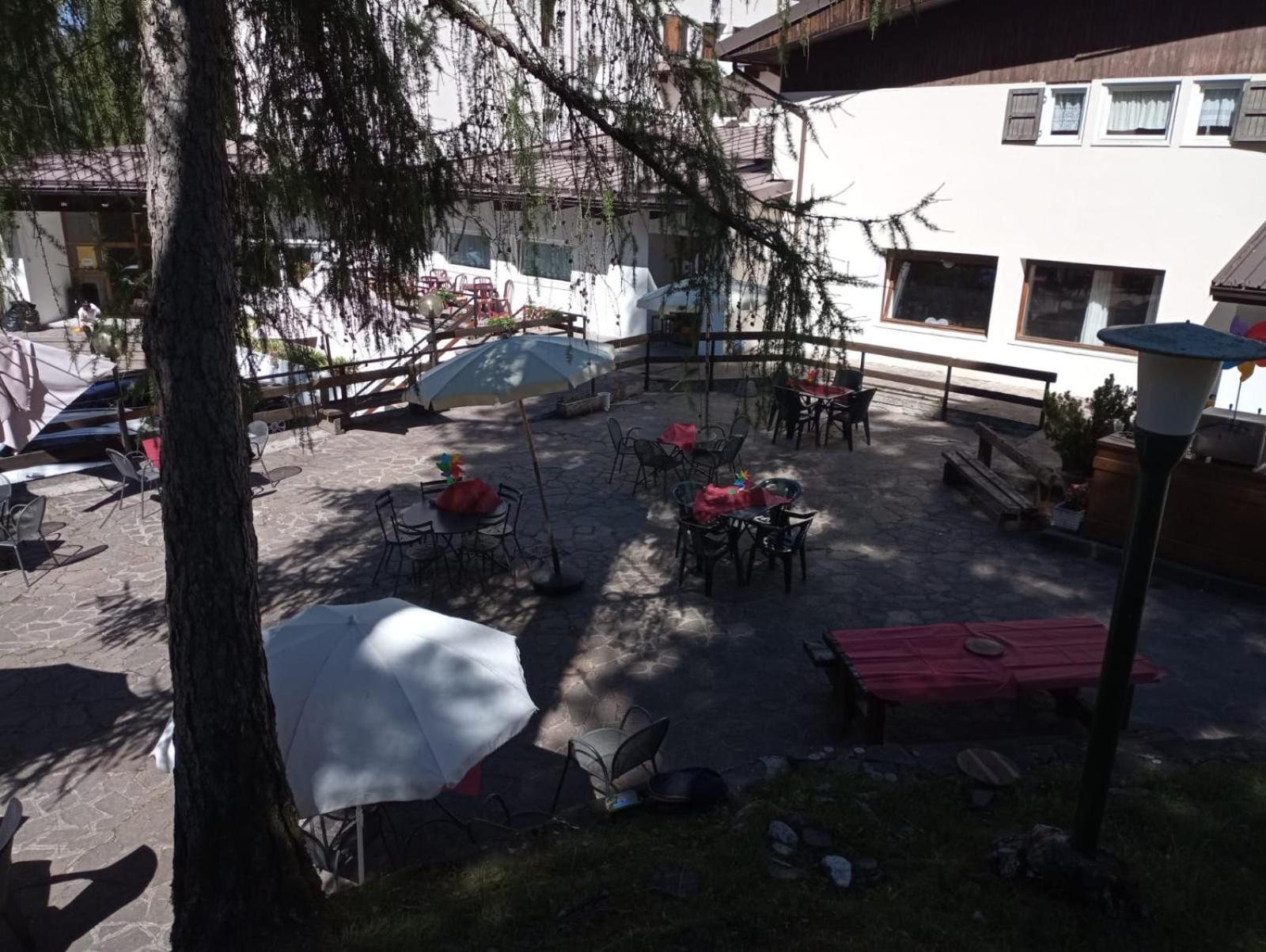 Hostel Il Pirata Каварено Екстер'єр фото
