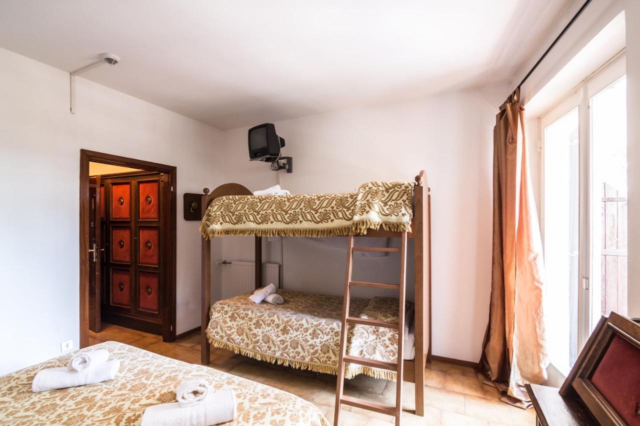 Hostel Il Pirata Каварено Номер фото